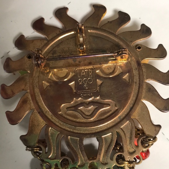 Women Pin - Picture 3 of 4